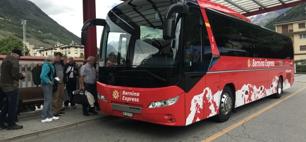 Ônibus panorâmico do Bernina Express
